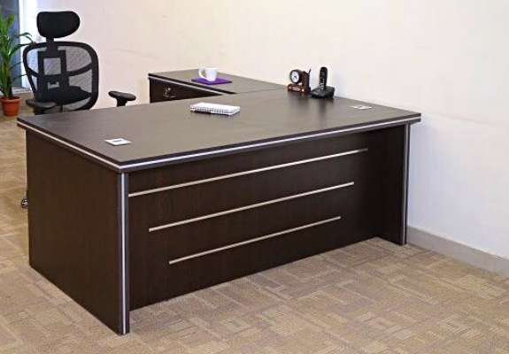 FC1129 Office Table – First Chair Delhi